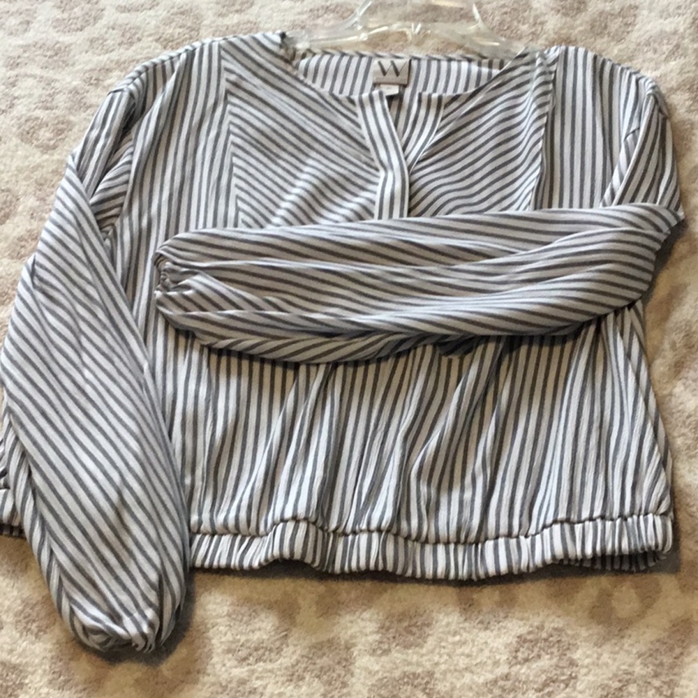 Long sleeve crop waist blouse